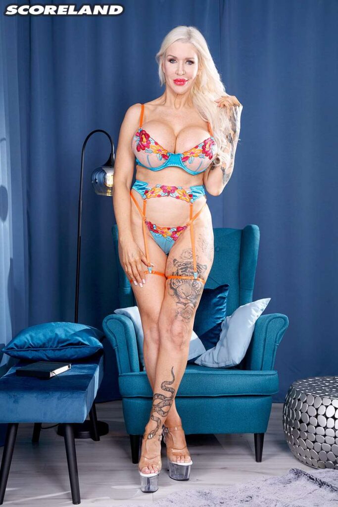 Tania Amazon is Hotter Than a Volcano. Maria yumeno rape big tits president wife.